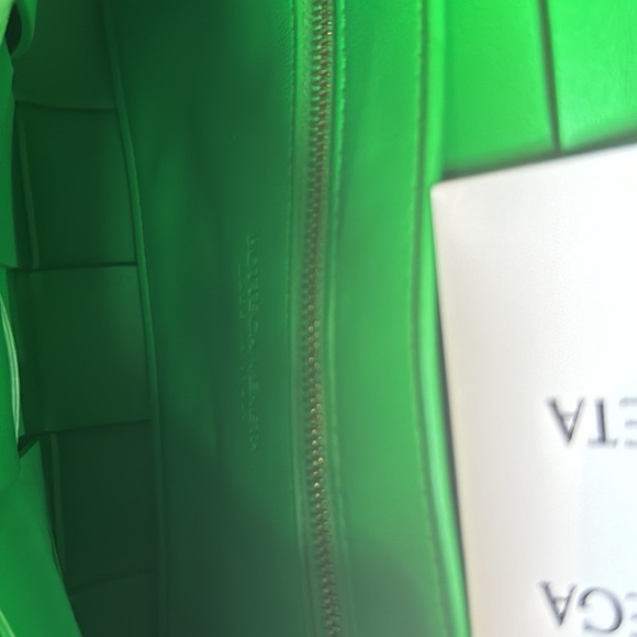 Bottega Veneta Patent Cassette Crossbody BNWT - Picture 10 of 12